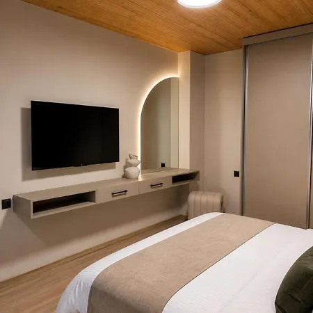 Luxury Apartment-f33 At Grand *